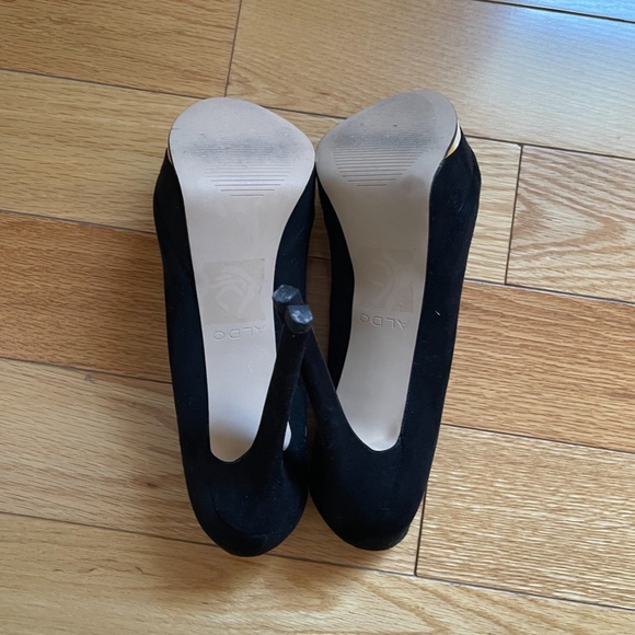 Aldo Black Suede Pumps - Picture 4 of 7